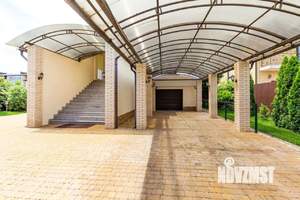 Дом 459м&sup2;, 2-этажный, участок 8 сот.  