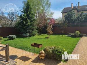 Дом 284м², 2-этажный, участок 8 сот.  