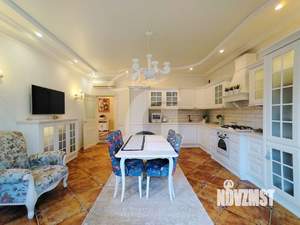 Дом 248м², 3-этажный, участок 8 сот.  