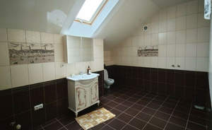 Дом 400м&sup2;, 2-этажный, участок 10 сот.  