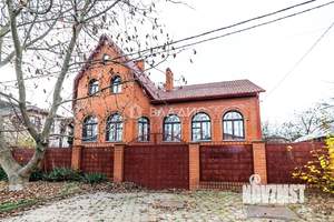 Дом 444м&sup2;, 2-этажный, участок 10 сот.  