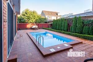 Дом 233м&sup2;, 3-этажный, участок 5 сот.  