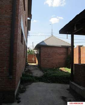 Дом 360м², 3-этажный, участок 4 сот.  