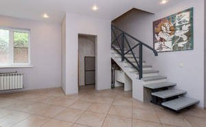 Дом 200м&sup2;, 2-этажный, участок 6 сот.  