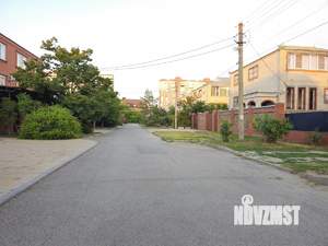 Дом 216м&sup2;, 3-этажный, участок 4 сот.  