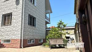 Дом 270м², 3-этажный, участок 4 сот.  