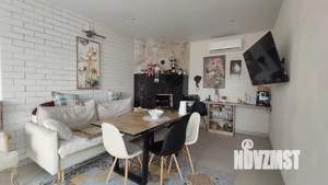 Дом 135м&sup2;, 2-этажный, участок 3 сот.  