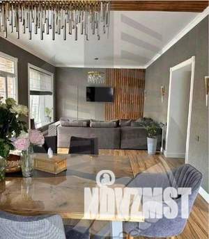 Дом 205м&sup2;, 2-этажный, участок 7 сот.  