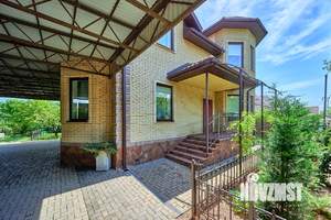 Дом 274м², 3-этажный, участок 6 сот.  