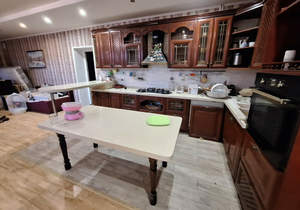 Дом 879м&sup2;, 2-этажный, участок 12 сот.  