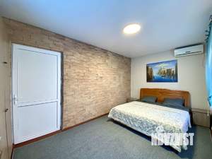 Дом 305м&sup2;, 2-этажный, участок 10 сот.  