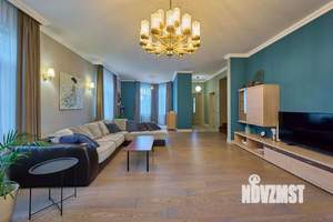 Дом 220м², 2-этажный, участок 10 сот.  