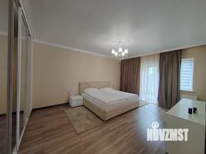 Дом 305м², 2-этажный, участок 6 сот.  