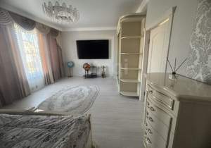 Дом 261м&sup2;, 3-этажный, участок 10 сот.  