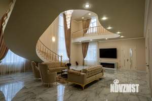 Дом 550м&sup2;, 3-этажный, участок 10 сот.  