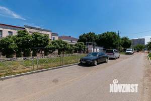 Дом 175м&sup2;, 3-этажный, участок 1 сот.  