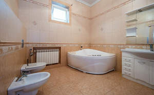 Дом 198м&sup2;, 2-этажный, участок 6 сот.  