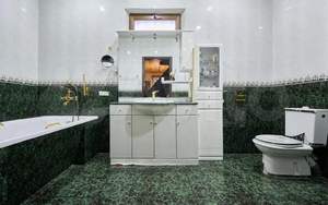 Дом 374м&sup2;, 3-этажный, участок 4 сот.  