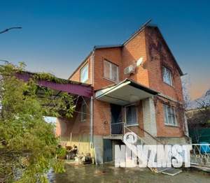 Дом 197м&sup2;, 3-этажный, участок 4 сот.  