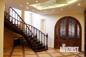 Дом 336м&sup2;, 2-этажный, участок 7 сот.  