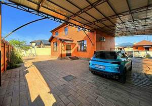 Дом 290м&sup2;, 3-этажный, участок 10 сот.  