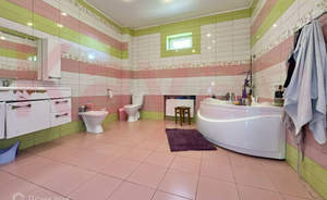 Дом 378м&sup2;, 2-этажный, участок 10 сот.  