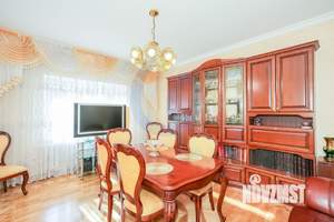 Дом 250м², 2-этажный, участок 9 сот.  
