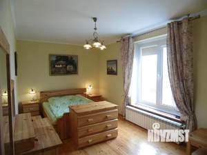 Дом 200м&sup2;, 2-этажный, участок 12 сот.  