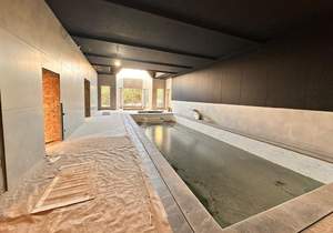 Дом 1500м&sup2;, 3-этажный, участок 16 сот.  