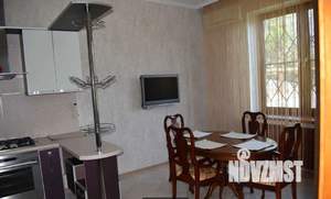 Дом 344м&sup2;, 2-этажный, участок 8 сот.  