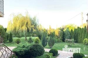 Дом 530м&sup2;, 3-этажный, участок 10 сот.  