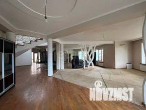 Дом 450м&sup2;, 2-этажный, участок 10 сот.  