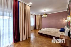 Дом 138м&sup2;, 2-этажный, участок 4 сот.  