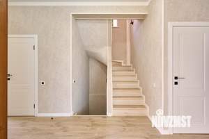 Дом 359м&sup2;, 2-этажный, участок 5 сот.  