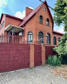 Дом 444м², 2-этажный, участок 10 сот.  