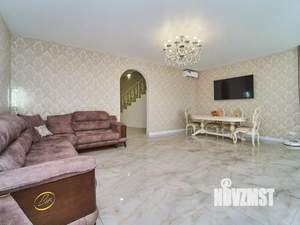 Дом 224м&sup2;, 2-этажный, участок 4 сот.  