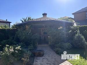 Дом 297м&sup2;, 2-этажный, участок 7 сот.  