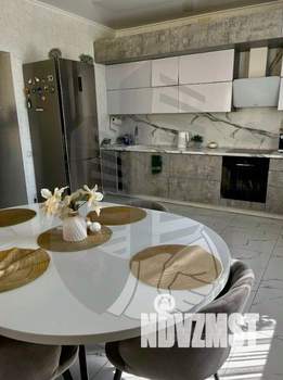 Дом 130м&sup2;, 2-этажный, участок 3 сот.  