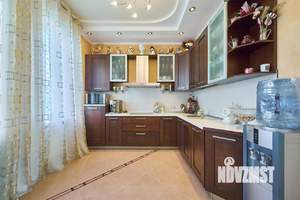 Дом 261м², 2-этажный, участок 5 сот.  