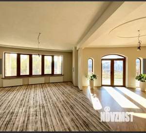 Дом 451м&sup2;, 2-этажный, участок 10 сот.  