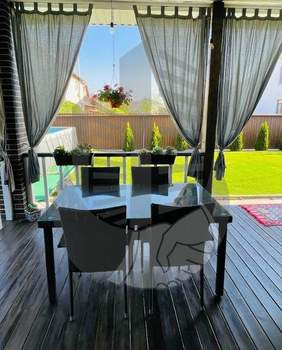 Дом 200м&sup2;, 2-этажный, участок 6 сот.  