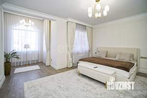 Дом 277м&sup2;, 2-этажный, участок 6 сот.  