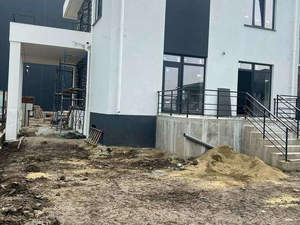 Дом 215м&sup2;, 3-этажный, участок 4 сот.  