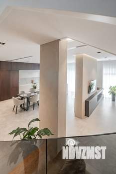 Дом 400м&sup2;, 2-этажный, участок 7 сот.  