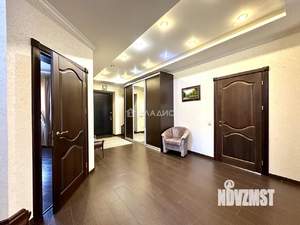 Дом 282м², 2-этажный, участок 6 сот.  