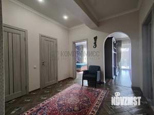 Дом 209м&sup2;, 2-этажный, участок 5 сот.  