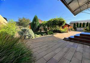 Дом 290м&sup2;, 3-этажный, участок 10 сот.  