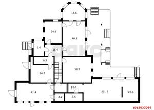Дом 800м&sup2;, 3-этажный, участок 15 сот.  