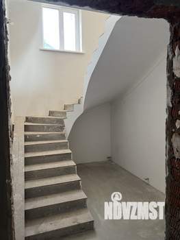 Дом 280м², 3-этажный, участок 4 сот.  