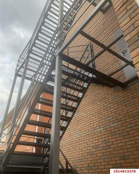 Дом 555м&sup2;, 3-этажный, участок 5 сот.  